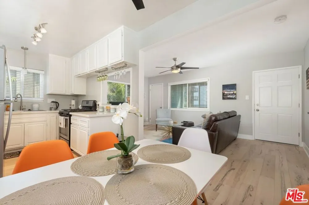 11 20TH AVENUE Venice, CA 90291