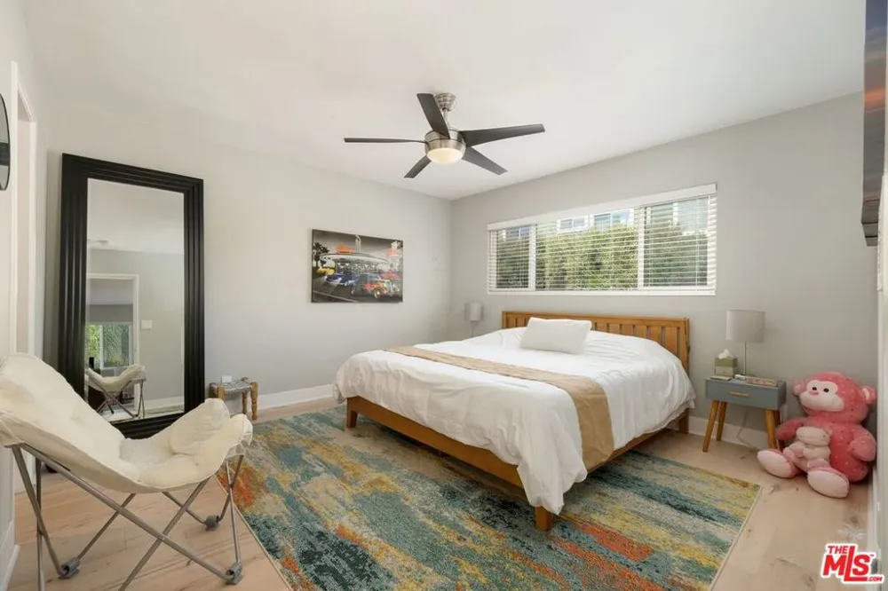 11 20TH AVENUE Venice, CA 90291