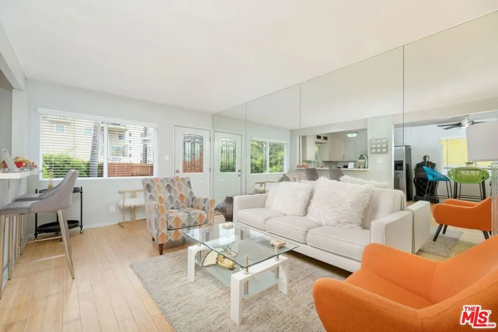 11 20TH AVENUE Venice, CA 90291
