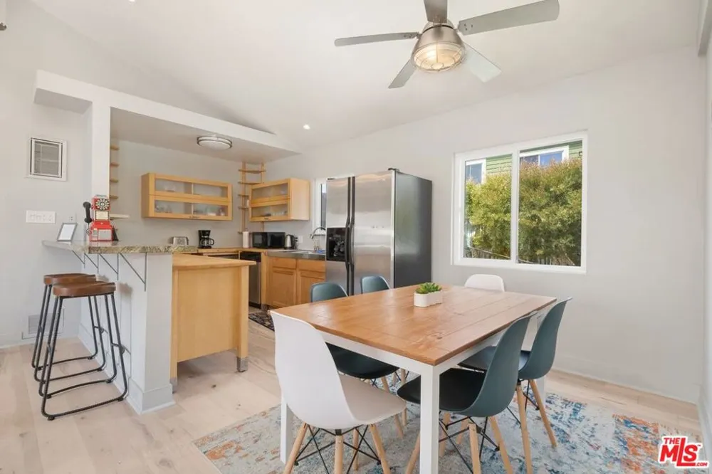 11 20TH AVENUE Venice, CA 90291