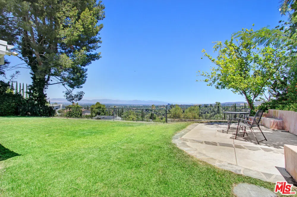 24648 Eilat Street Woodland Hills, CA 91367