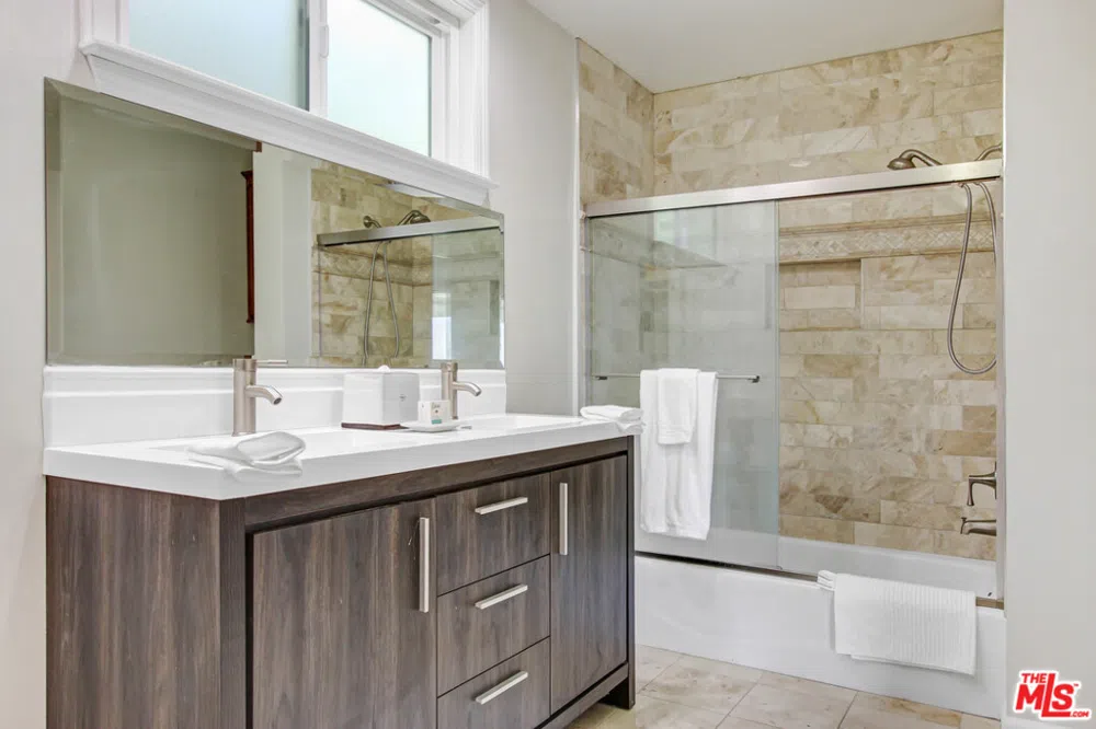 24648 Eilat Street Woodland Hills, CA 91367