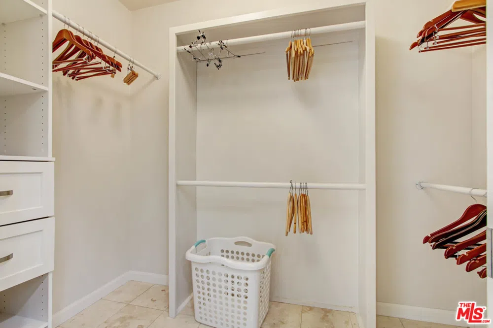 24648 Eilat Street Woodland Hills, CA 91367