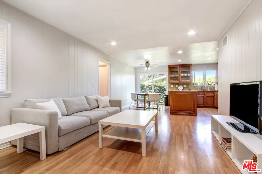 24648 Eilat Street Woodland Hills, CA 91367