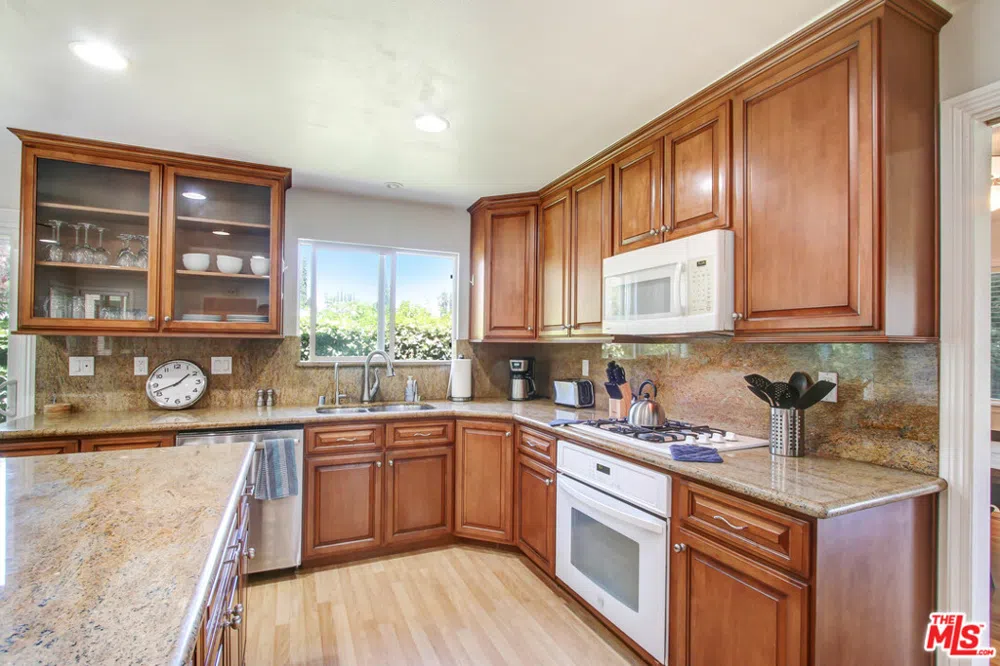 24648 Eilat Street Woodland Hills, CA 91367