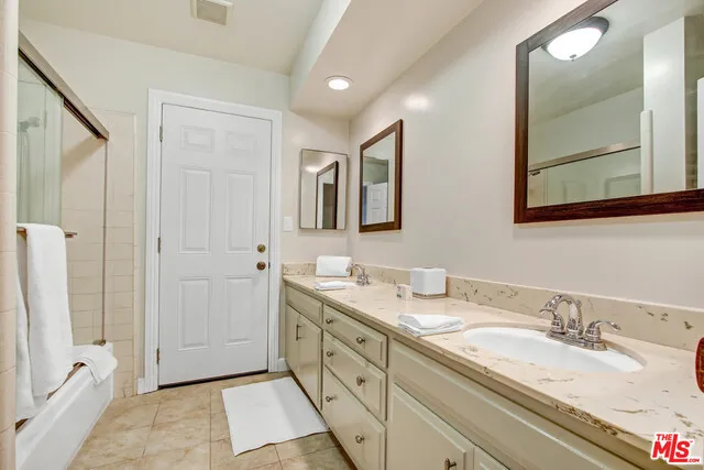 24648 Eilat Street Woodland Hills, CA 91367