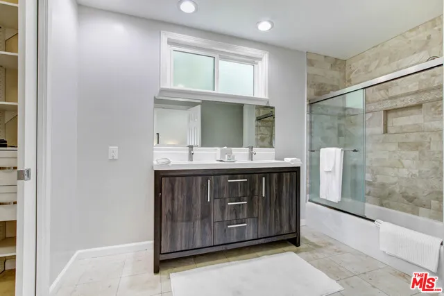 24648 Eilat Street Woodland Hills, CA 91367