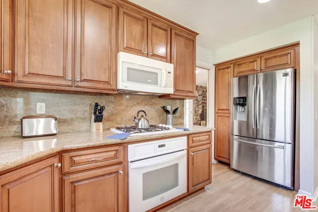 24648 Eilat Street Woodland Hills, CA 91367