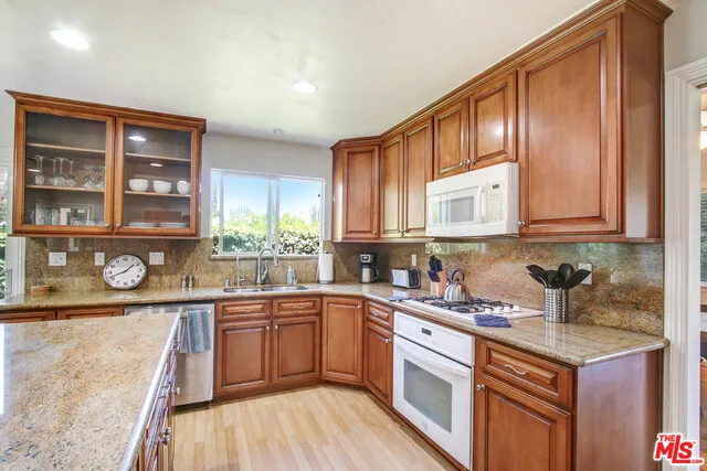 24648 Eilat Street Woodland Hills, CA 91367