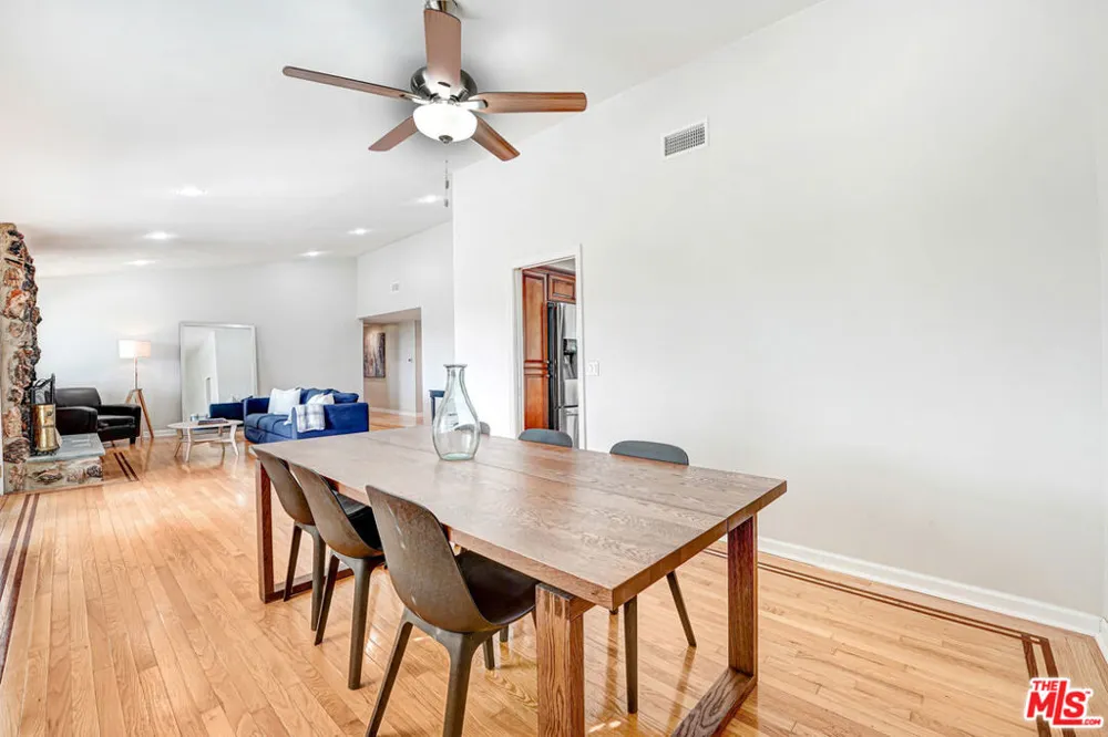 24648 Eilat Street Woodland Hills, CA 91367