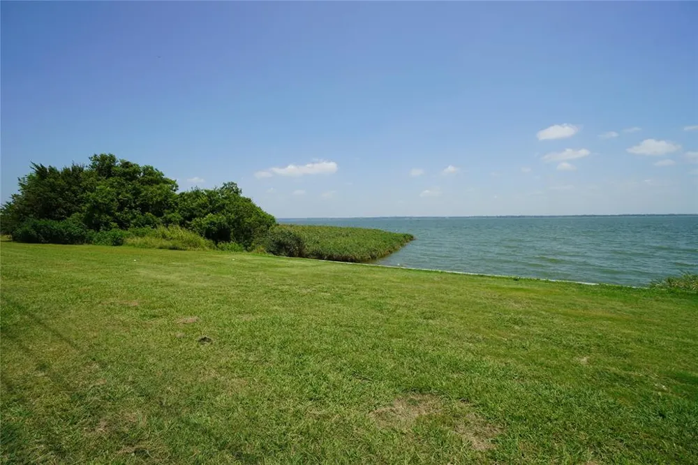 5805 Lake Hubbard Parkway #203 Garland, TX 75043
