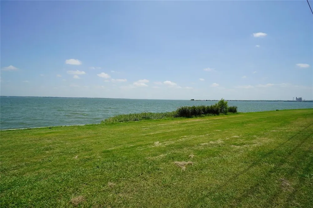 5805 Lake Hubbard Parkway #203 Garland, TX 75043