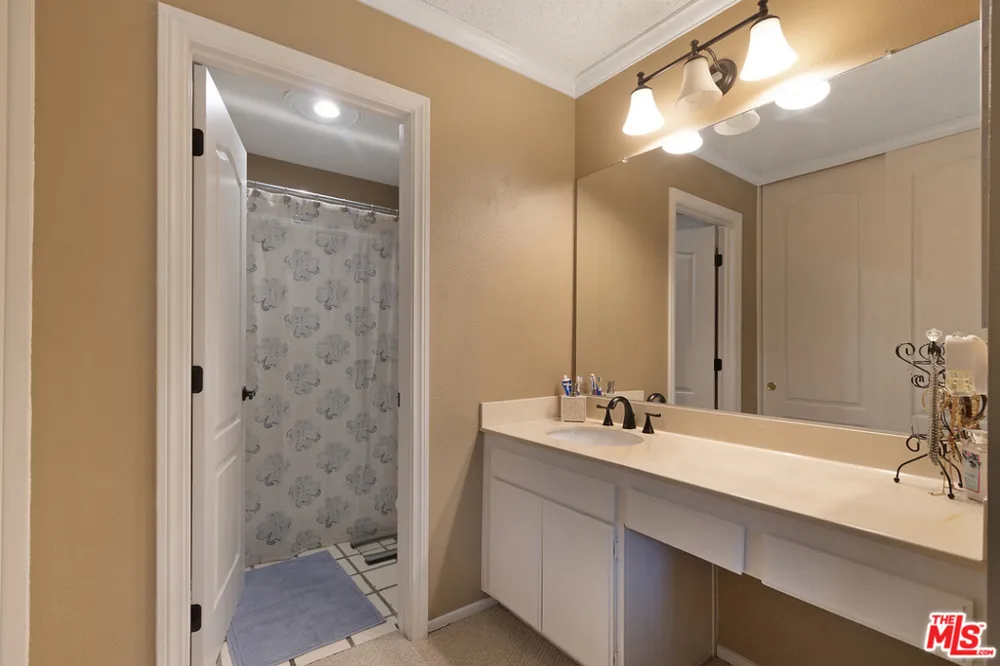 1637 Aspen Village Way West Covina, CA 91791