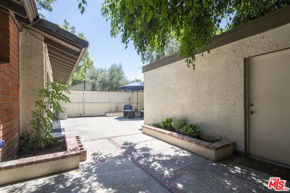 1637 Aspen Village Way West Covina, CA 91791