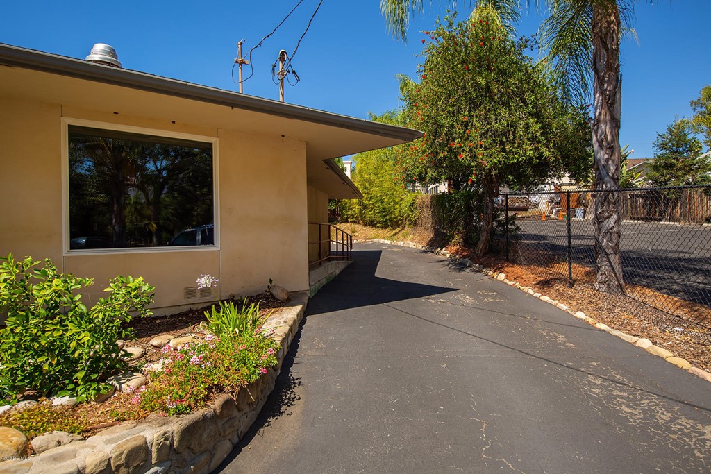 205 S Signal Street Ojai, CA 93023