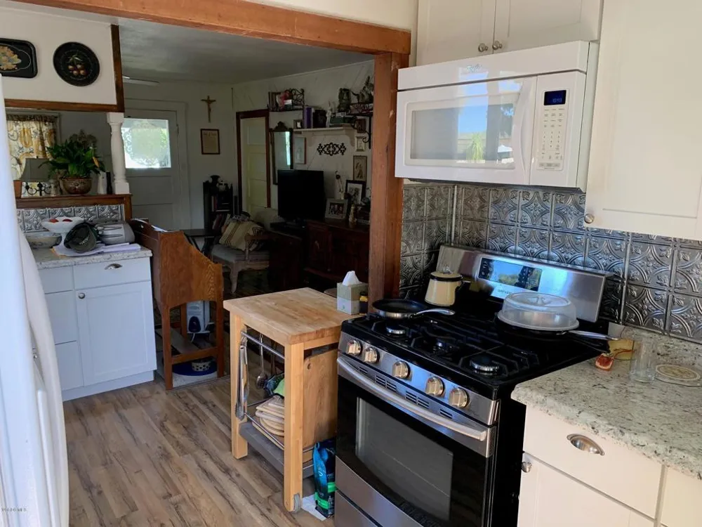 213 E High Street Moorpark, CA 93021