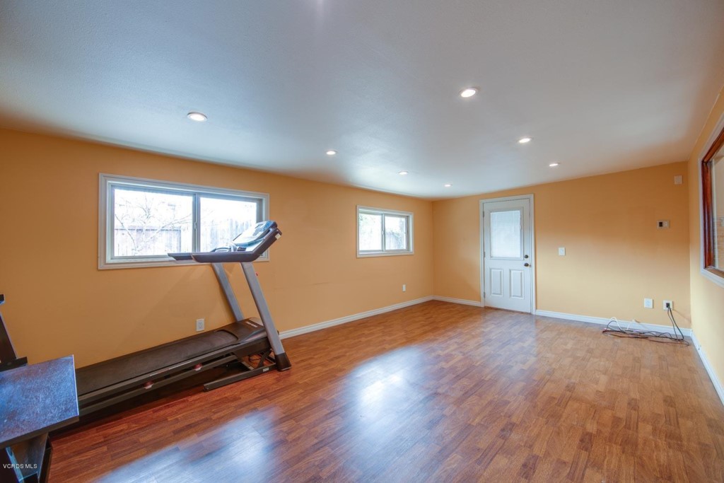 813 Calle Circulo Camarillo, CA 93010