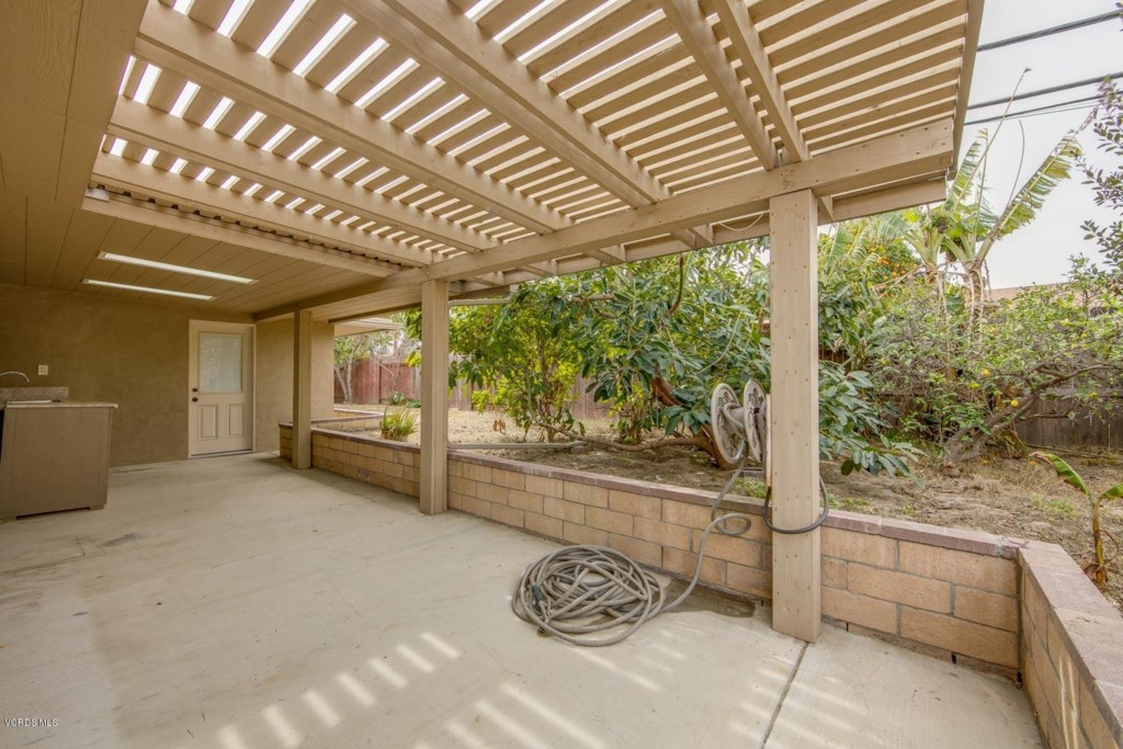 813 Calle Circulo Camarillo, CA 93010