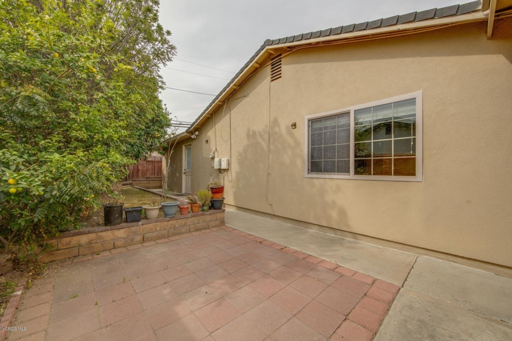 813 Calle Circulo Camarillo, CA 93010