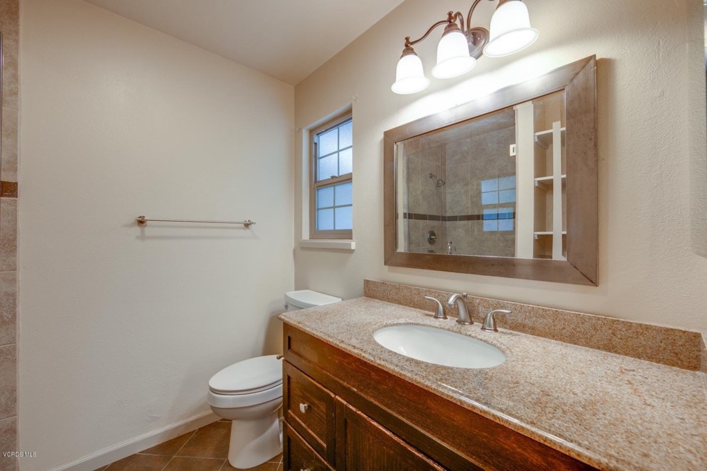 813 Calle Circulo Camarillo, CA 93010