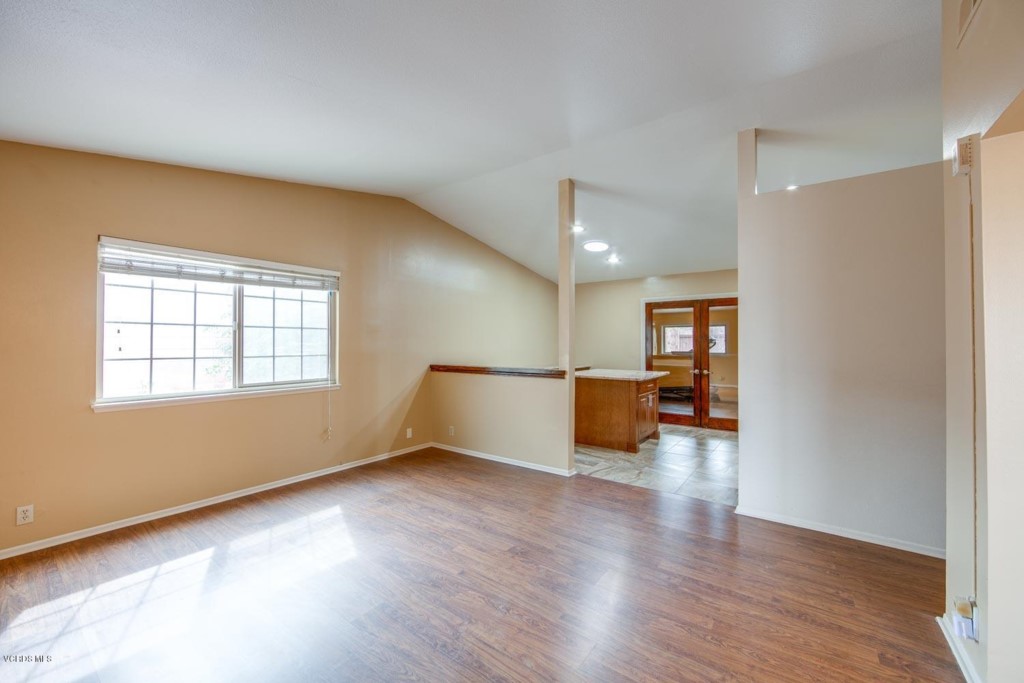 813 Calle Circulo Camarillo, CA 93010