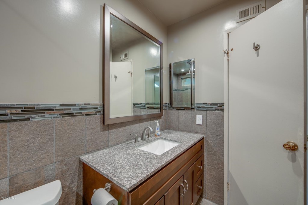 813 Calle Circulo Camarillo, CA 93010