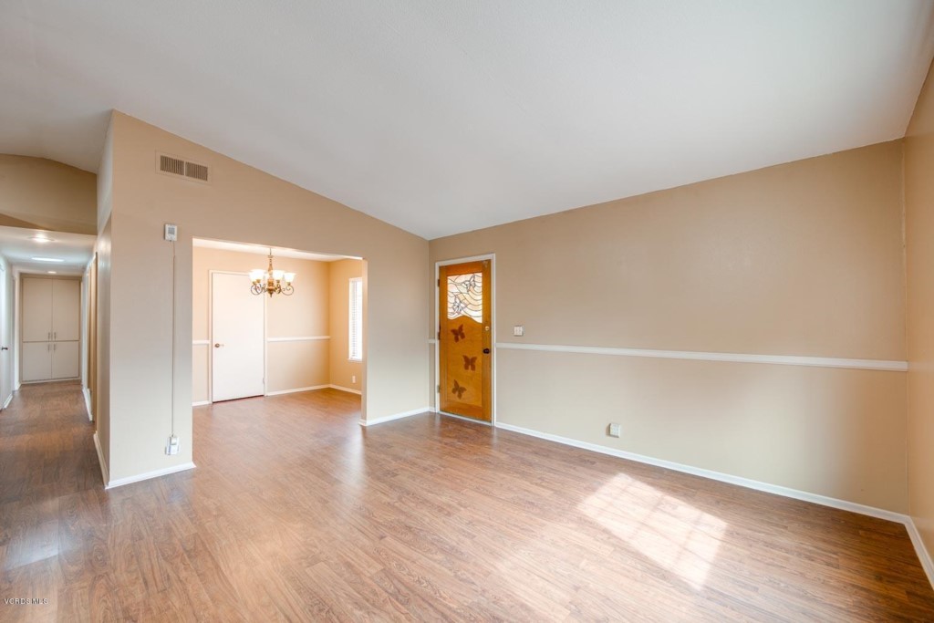 813 Calle Circulo Camarillo, CA 93010