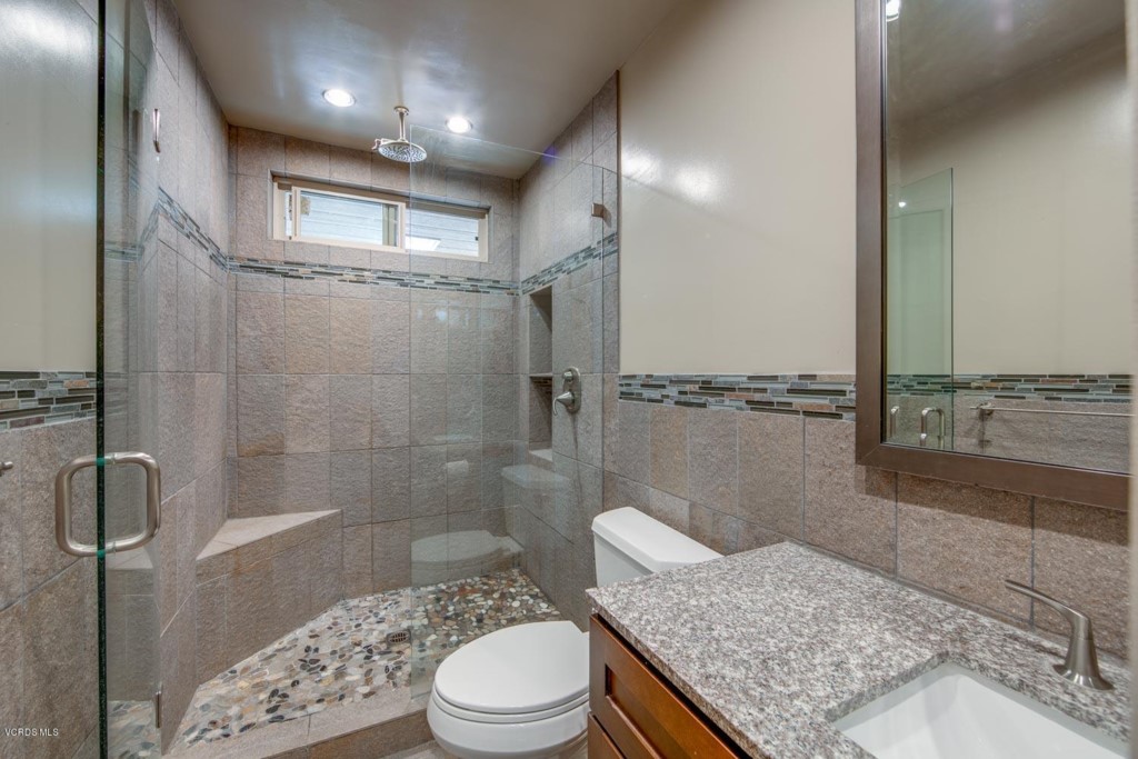 813 Calle Circulo Camarillo, CA 93010