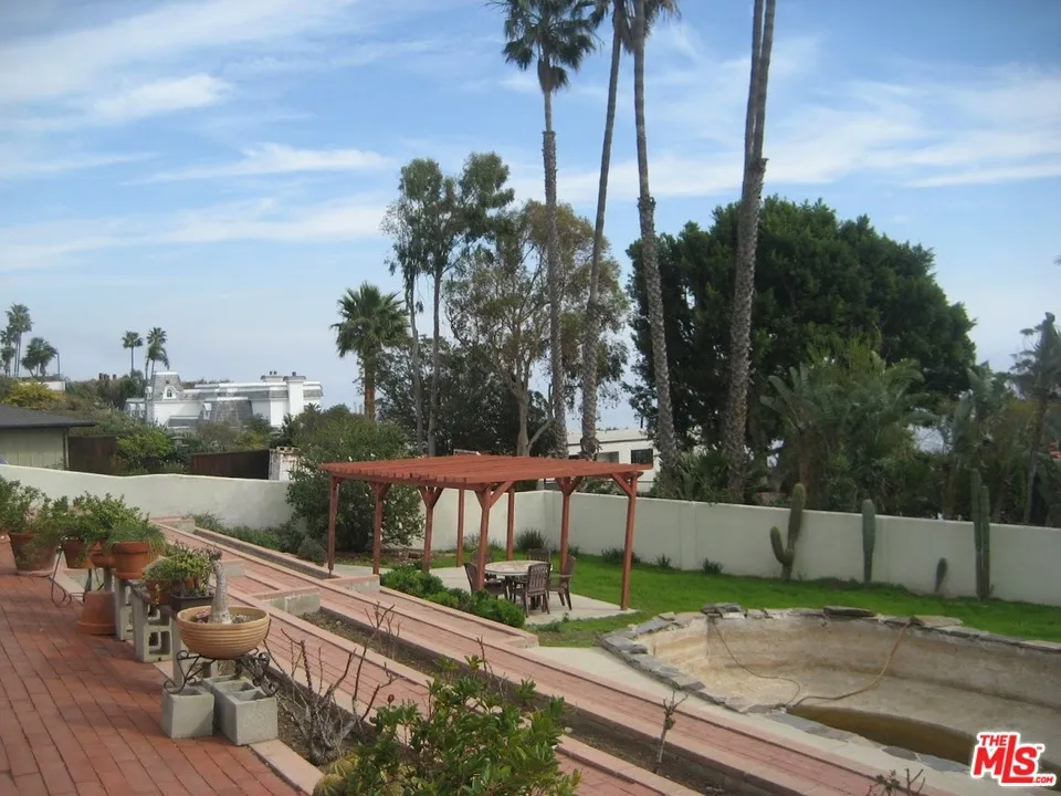 6307 Via Cataldo Street Malibu, CA 90265