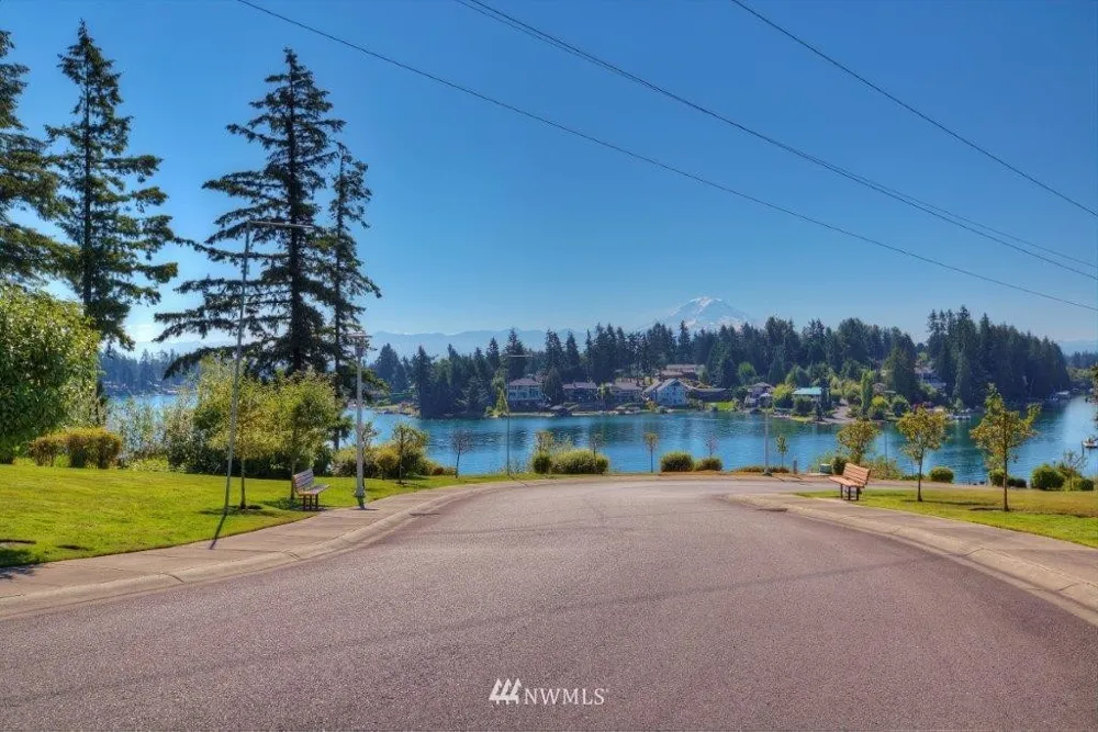 17608 16th Street Ct E Lake Tapps, WA 98391