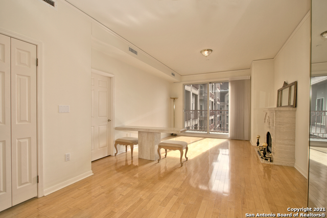 1 Towers Park Ln #2213