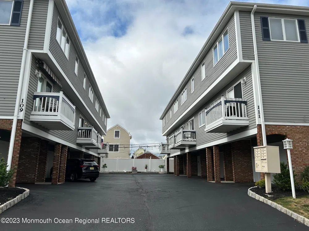 109 Cliff Avenue ##4D