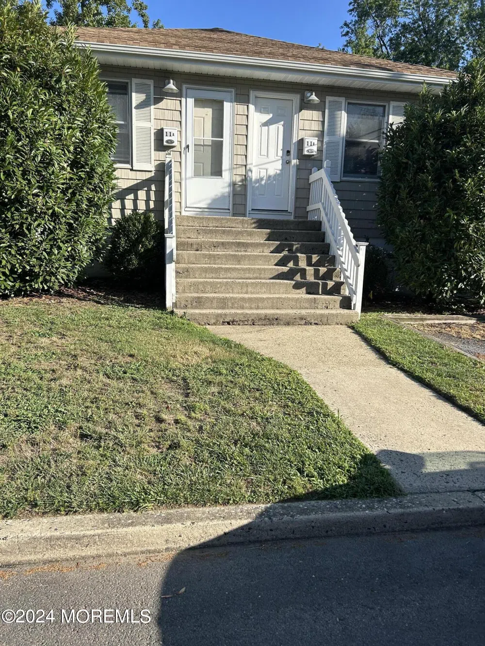 11 W Hillsdale Avenue