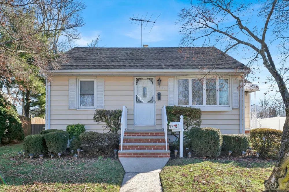 187 Oak Manor Parkway