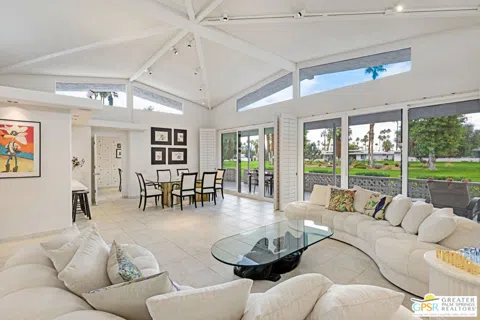 2392 Paseo Del Rey