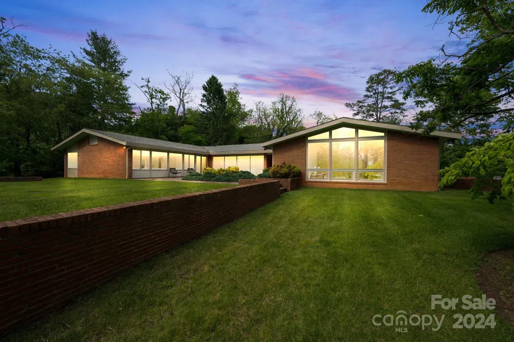 14 Saint Charles Place Asheville, NC 28804