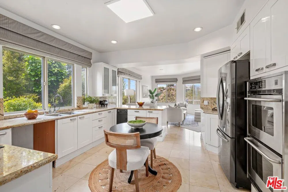 1991 Stradella Road Los Angeles, CA 90077