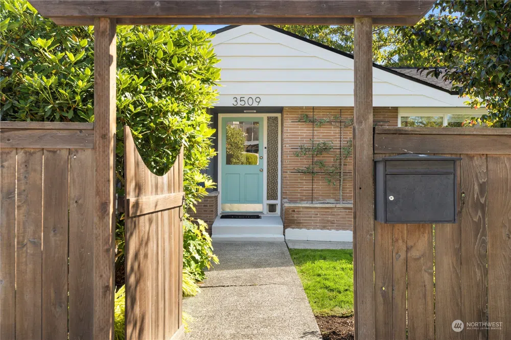 3509 SW Monroe Street