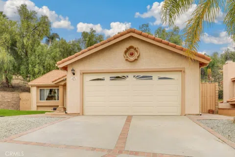 2275 Cordillera Avenue