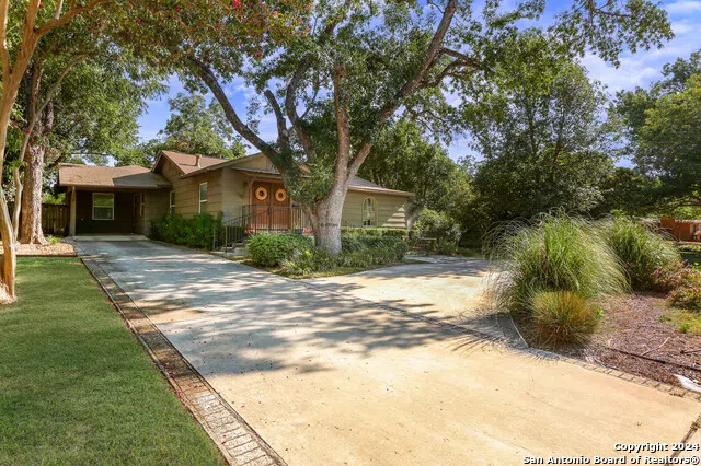 1129 Wiltshire Avenue