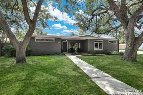 402 BURNSIDE DR