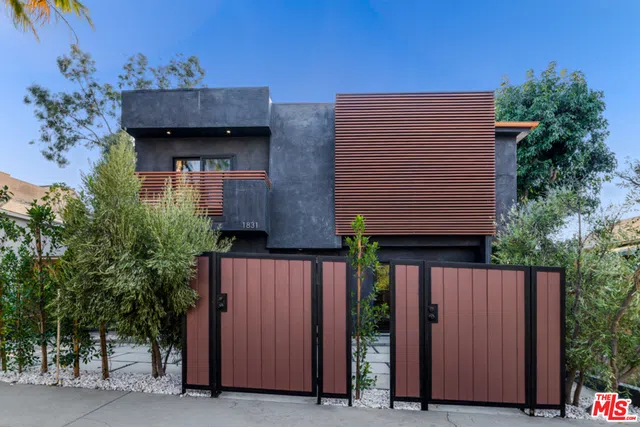 1833 Benecia Avenue #Back Unit