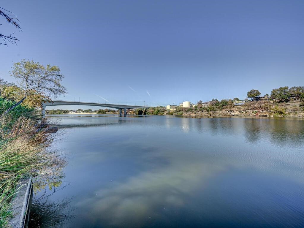120 Los Escondidos Marble Falls, TX 78654