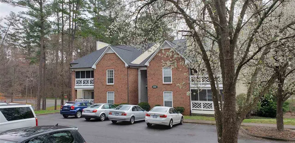 1010 Kingswood Drive #I Chapel Hill, NC 27517