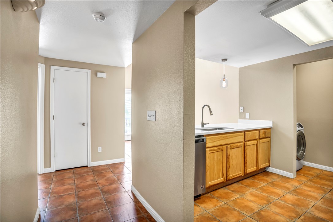 1905 Robbins Place #506