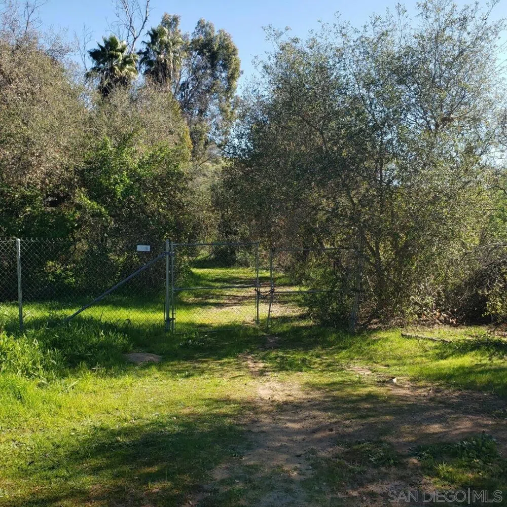 Via Puerta Del Sol Bonsall, CA 92003