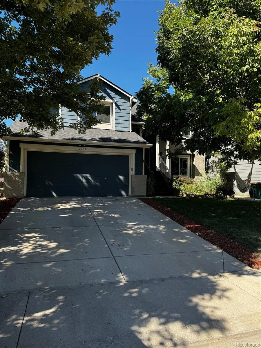 17201 Yellow Rose Way