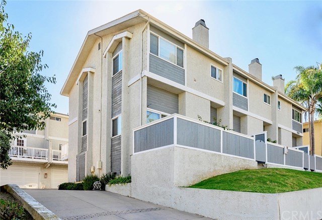 1916 Mathews Avenue #B