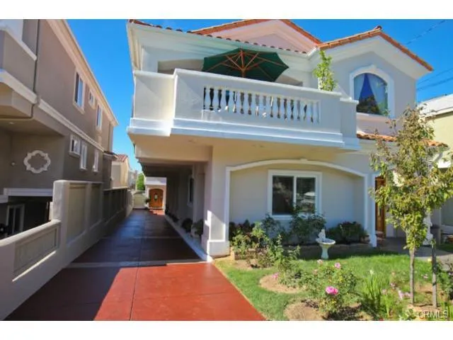 215 S Irena Avenue #A Redondo Beach, CA 90277