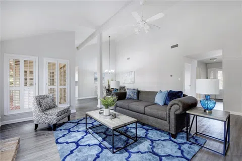 11206 Santa Cruz Drive